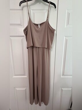 Zenana Taupe Sleeveless Cropped Jumpsuit With Wide Legs. Sz. XL NWT
